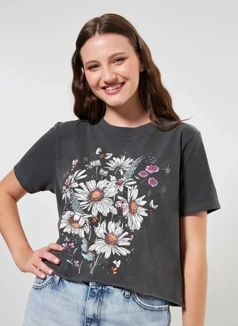 camiseta preta estonada flores camiseta preta estonada flores
