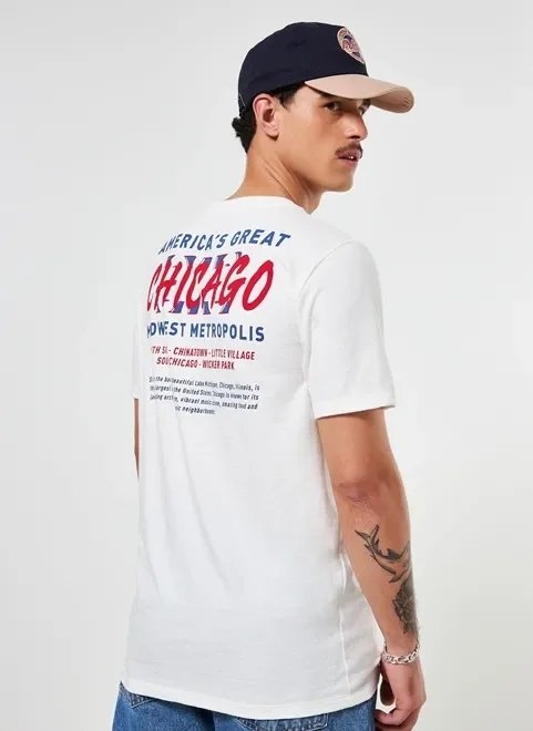 camiseta off-white com estampa nas costas camiseta off-white com estampa nas costas