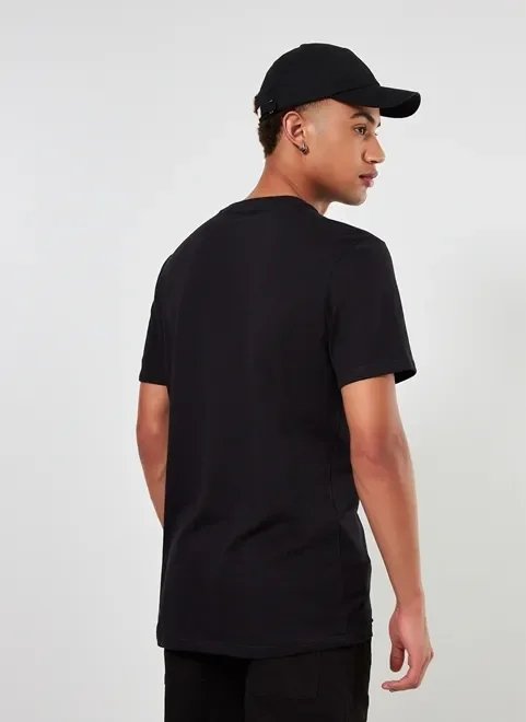 camiseta preta com escrito branco camiseta preta com escrito branco