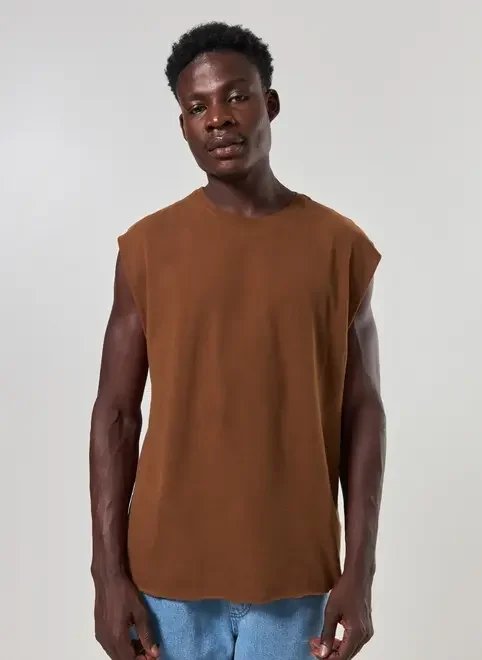 regata em malha cortada a fio regata em malha cortada a fio