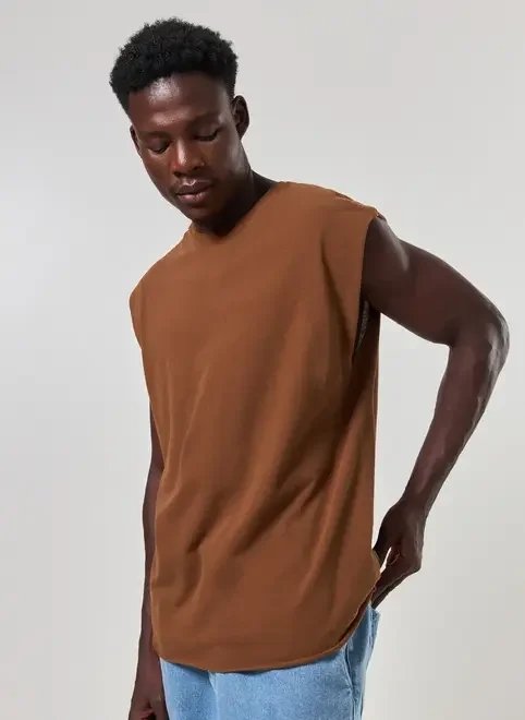 regata em malha cortada a fio regata em malha cortada a fio