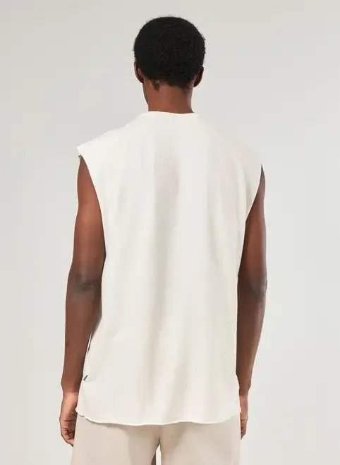 regata em malha cortada a fio regata em malha cortada a fio