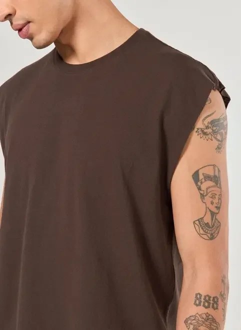 regata em malha cortada a fio regata em malha cortada a fio