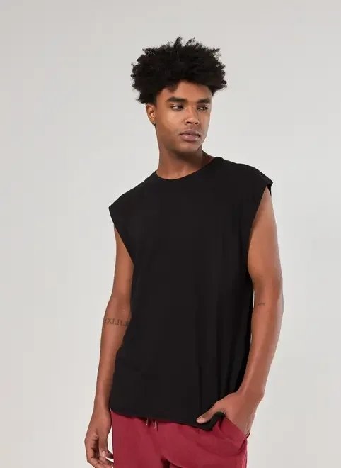 regata em malha cortada a fio regata em malha cortada a fio