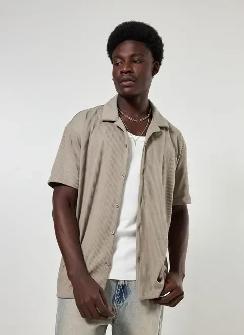 camisa com textura canelada camisa com textura canelada