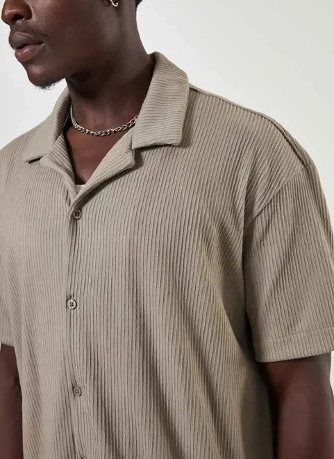 camisa com textura canelada camisa com textura canelada