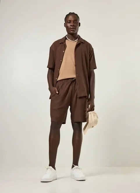 bermuda com textura canelada bermuda com textura canelada