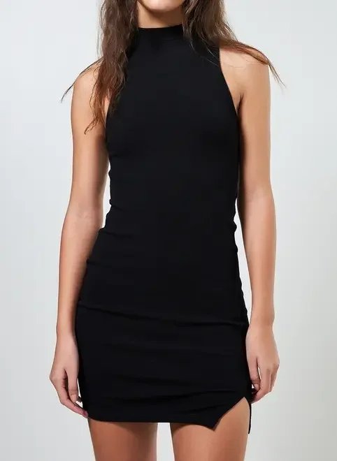 vestido tubinho com fenda e golinha vestido tubinho com fenda e golinha