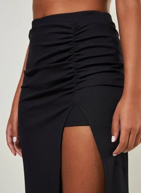 saia midi com fenda e franzido saia midi com fenda e franzido