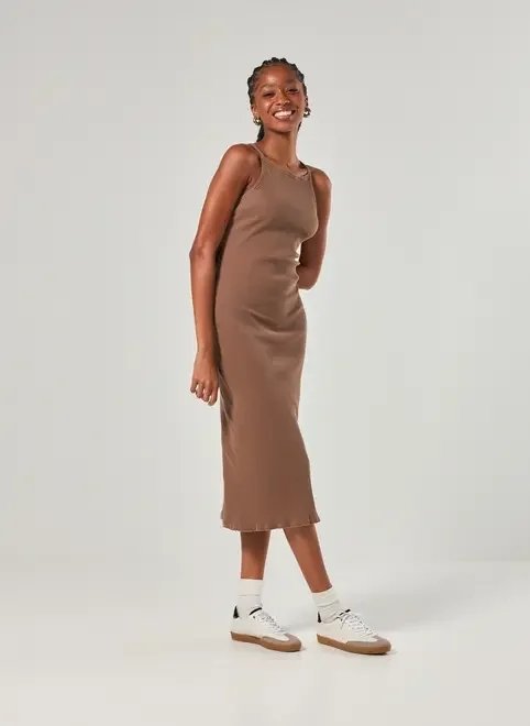 vestido midi halter em malha vestido midi halter em malha