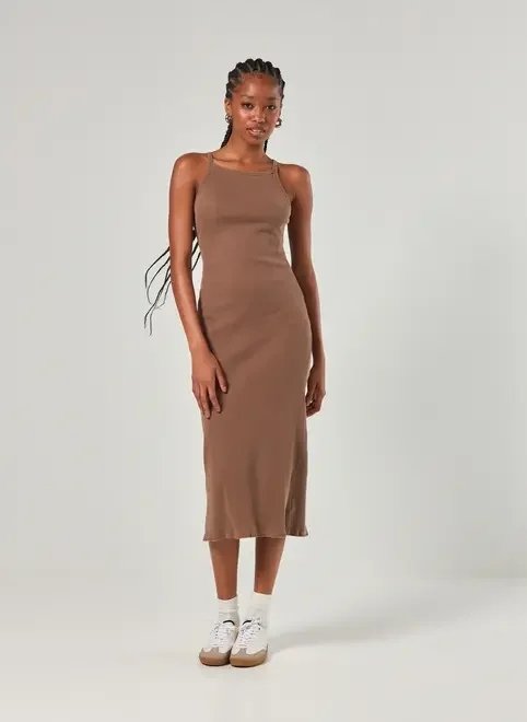 vestido midi halter em malha vestido midi halter em malha