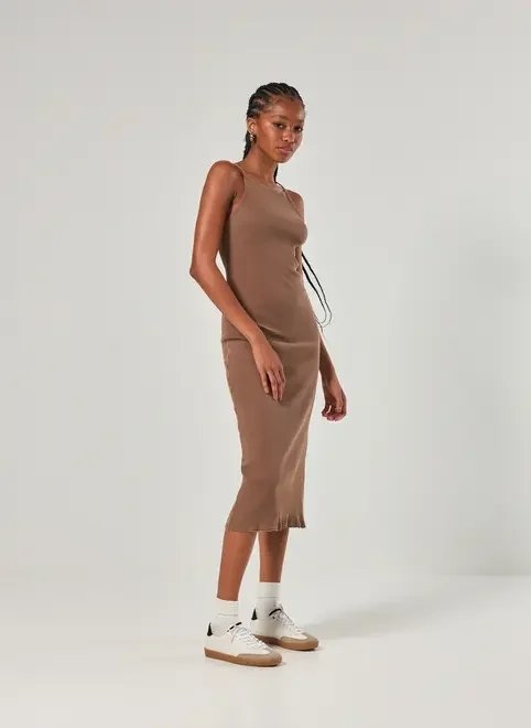 vestido midi halter em malha vestido midi halter em malha