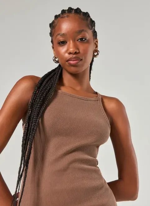 vestido midi halter em malha vestido midi halter em malha