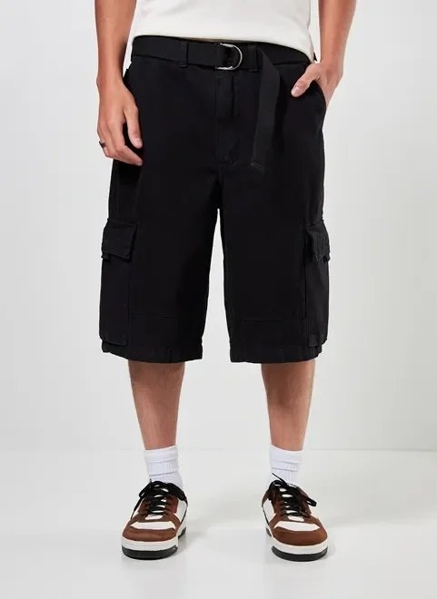 bermudão em sarja preta cargo bermudão em sarja preta cargo