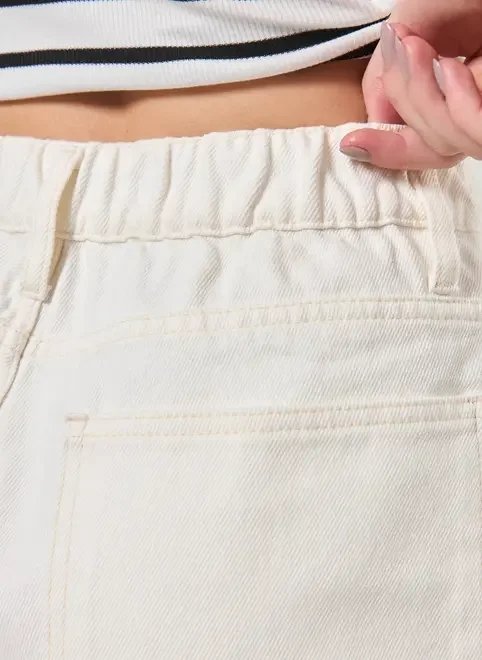 short mom em sarja com elástico short mom em sarja com elástico