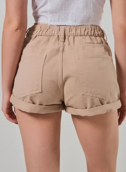 short mom em sarja com elástico short mom em sarja com elástico