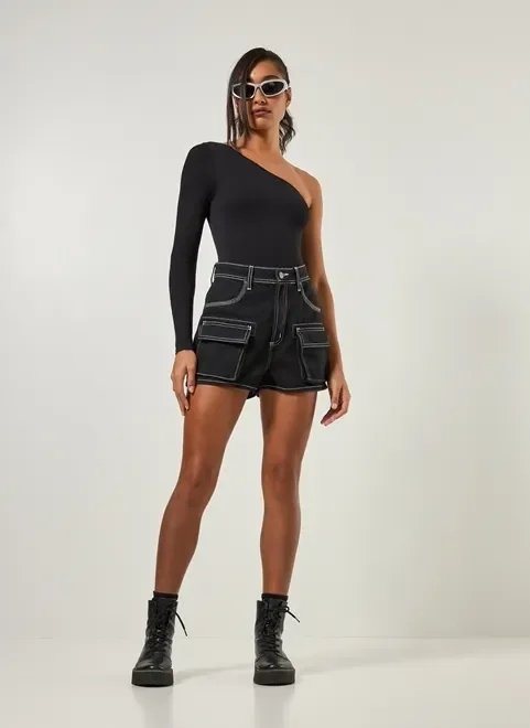short jeans preto cargo com costuras short jeans preto cargo com costuras