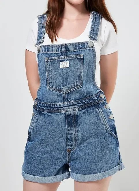 macacão jeans curto macacão jeans curto