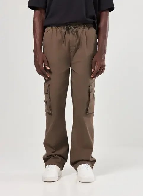 calça em sarja reta cargo calça em sarja reta cargo