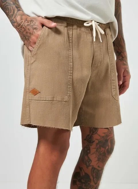 bermuda em sarja canelada caqui bermuda em sarja canelada caqui