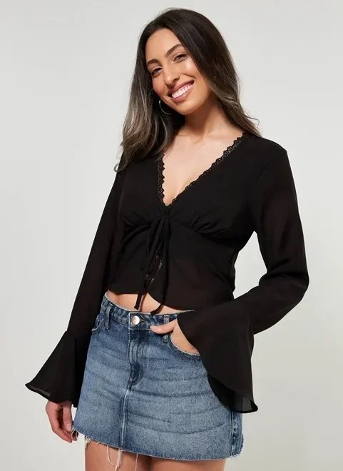 blusa de chiffon preta com rendinha blusa de chiffon preta com rendinha