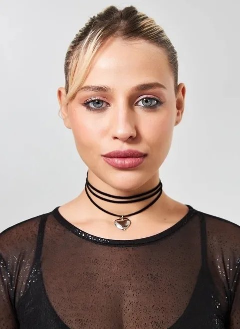 colar de cordão preto com coração colar de cordão preto com coração