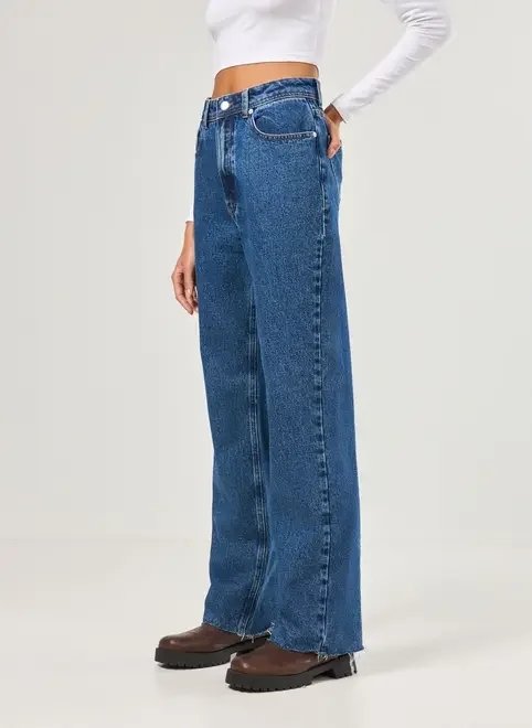 calça jeans wide leg de cintura alta calça jeans wide leg de cintura alta