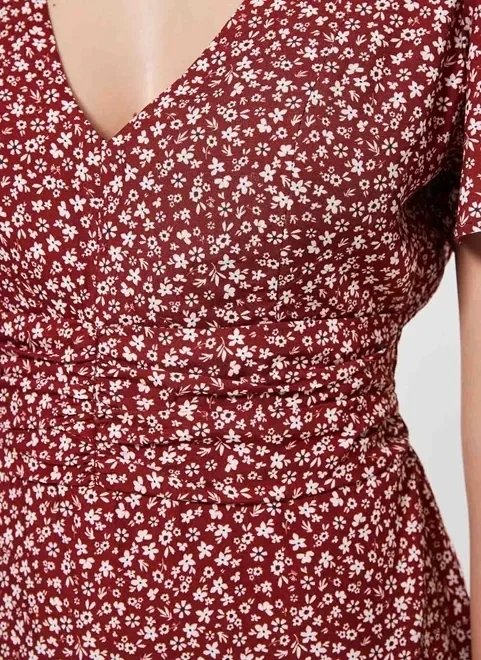 vestido macaquinho vermelho com florzinhas vestido macaquinho vermelho com florzinhas