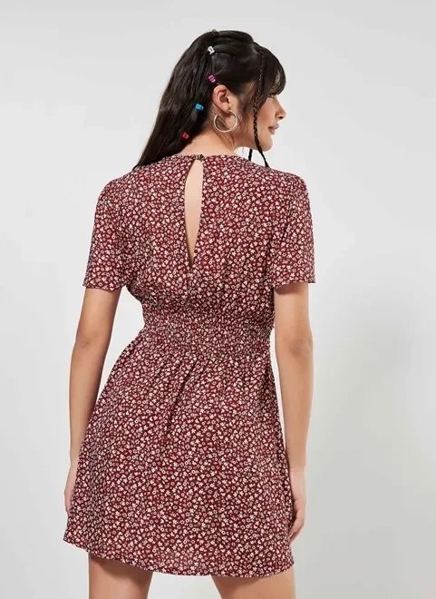 vestido macaquinho vermelho com florzinhas vestido macaquinho vermelho com florzinhas