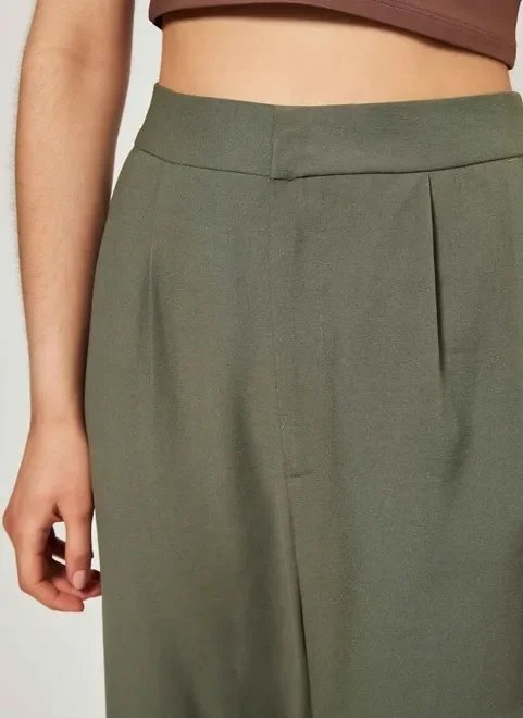 calça de alfaiataria verde militar calça de alfaiataria verde militar