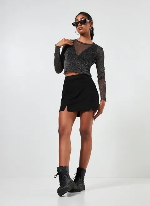 saia curta preta em suede saia curta preta em suede