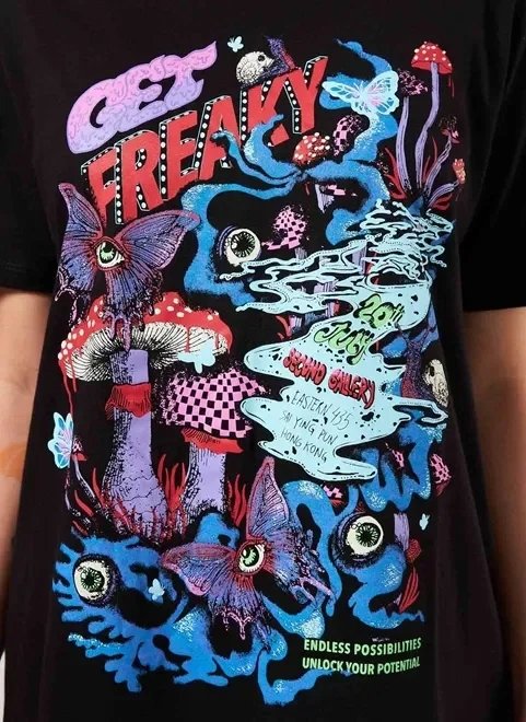 camiseta super oversized estampa neon camiseta super oversized estampa neon