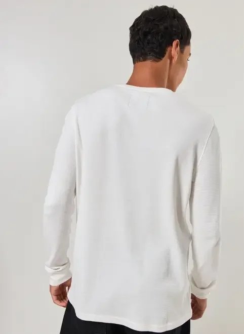 camiseta manga longa com textura camiseta manga longa com textura