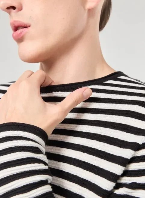 blusa manga longa em tricô listrado blusa manga longa em tricô listrado