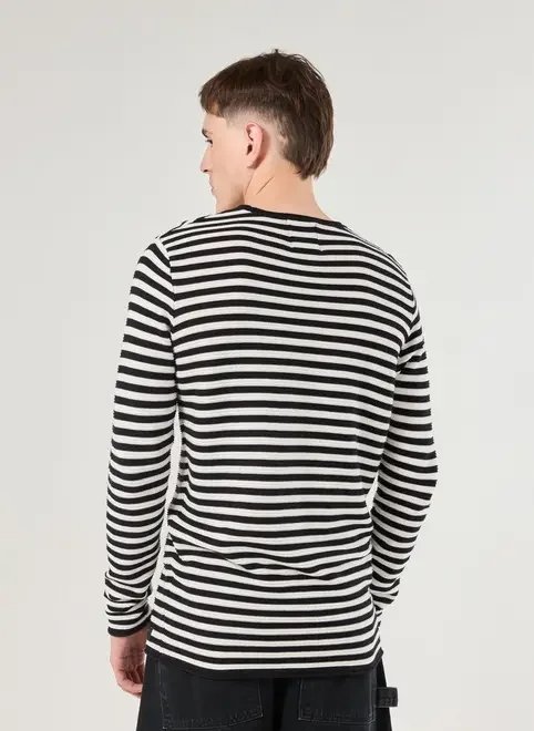 blusa manga longa em tricô listrado blusa manga longa em tricô listrado