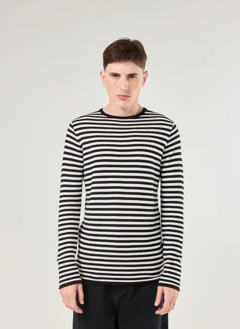 blusa manga longa em tricô listrado blusa manga longa em tricô listrado