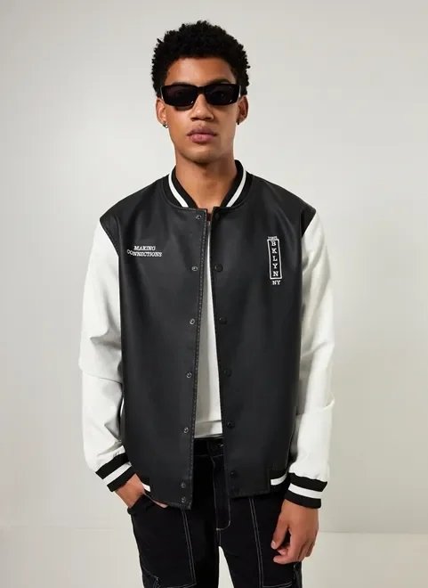 jaqueta college em poliuretano jaqueta college em poliuretano