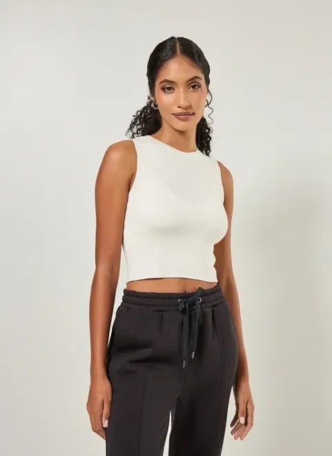 regata cropped halter em tricô regata cropped halter em tricô