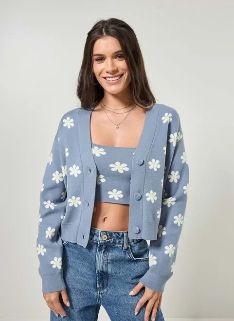 cardigan tricô jacquard azul com margaridas cardigan tricô jacquard azul com margaridas