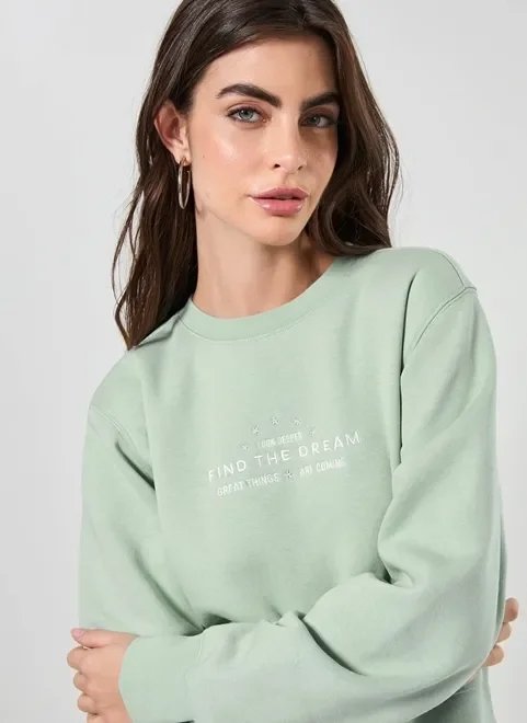 moletom verde seco com bordado moletom verde seco com bordado