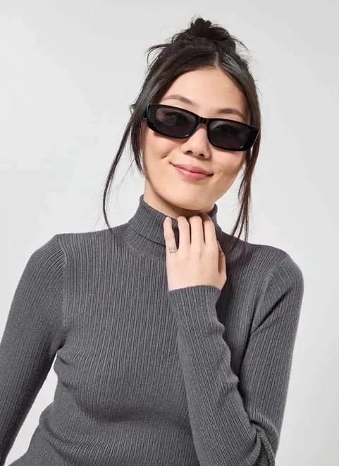 blusa de tricô com gola alta blusa de tricô com gola alta