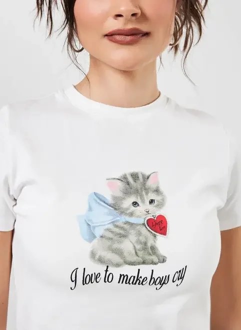 blusa branca nostálgica com gatinho blusa branca nostálgica com gatinho