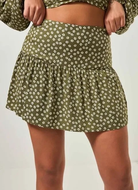 short saia rodado verde florzinhas short saia rodado verde florzinhas