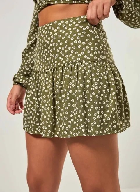 short saia rodado verde florzinhas short saia rodado verde florzinhas