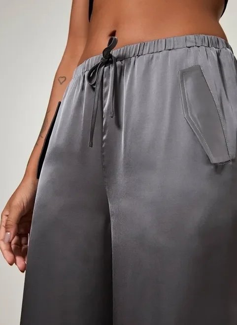 calça parachute em cetim calça parachute em cetim