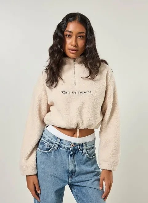 moletom de pelinho com escrito bordado moletom de pelinho com escrito bordado