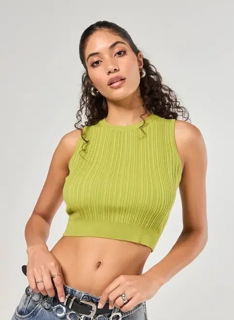 regata cropped em tricô canelado regata cropped em tricô canelado