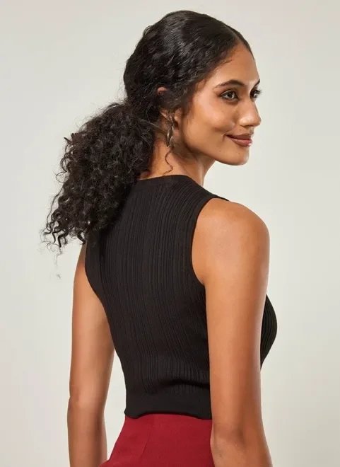 regata cropped em tricô canelado regata cropped em tricô canelado