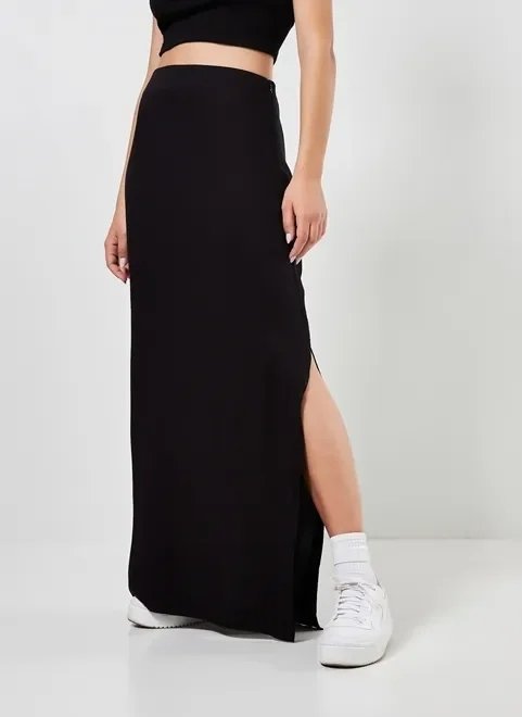 saia longa lisa com fenda saia longa lisa com fenda