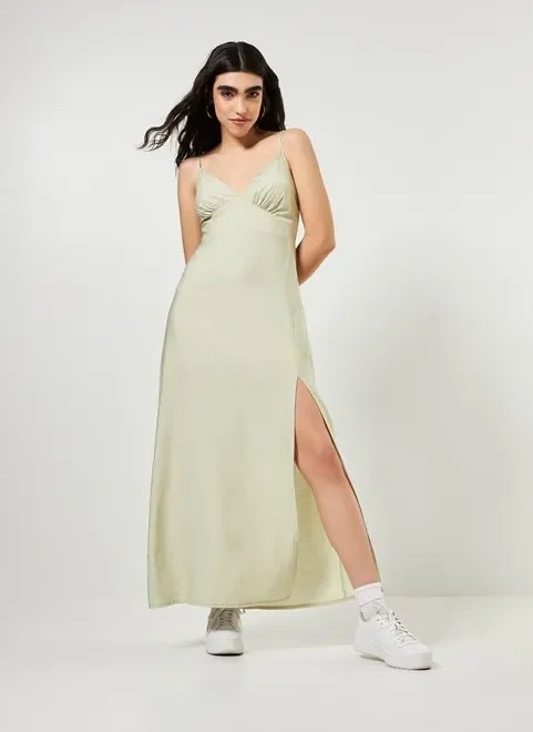 vestido verde seco com fenda vestido verde seco com fenda